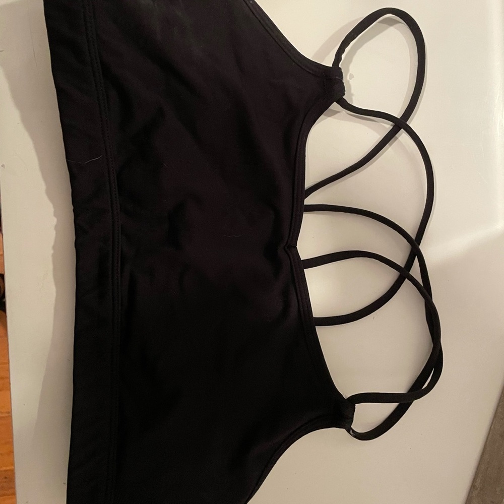 Lululemon sports bra